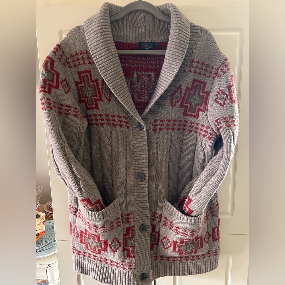 Pendleton cardigan size M .